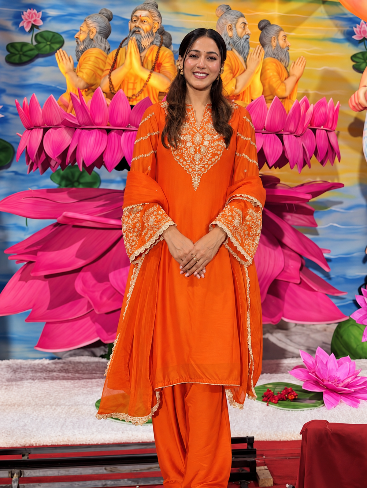 Sunehri Set - Divya Upadhya