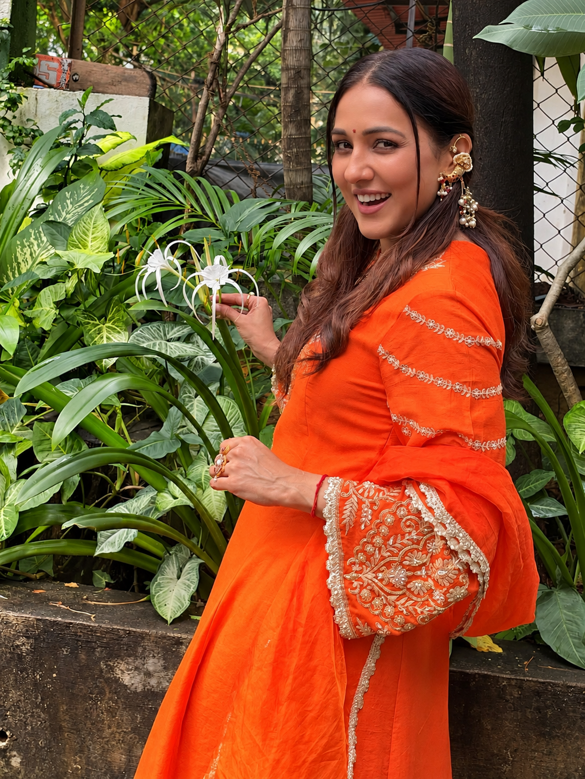 Sunehri Set - Divya Upadhya