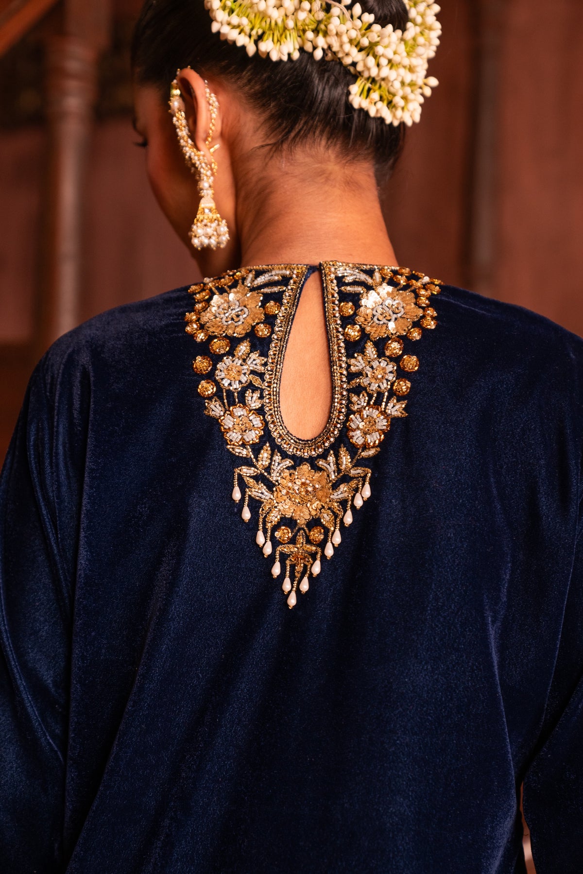 Shahi Neel Gharara - Divya Upadhya