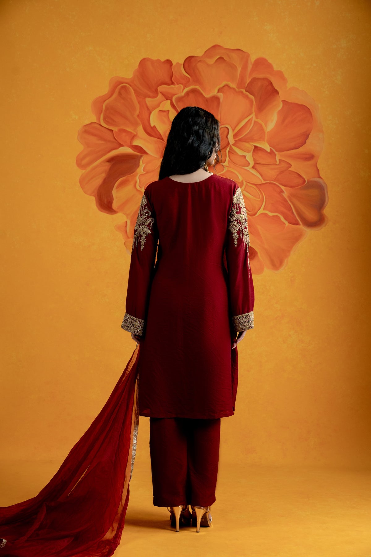 Surkh Suit Set - Divya Upadhya
